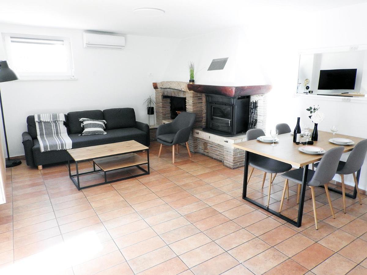 Apartment Lu, Stinjan - Pula Ngoại thất bức ảnh